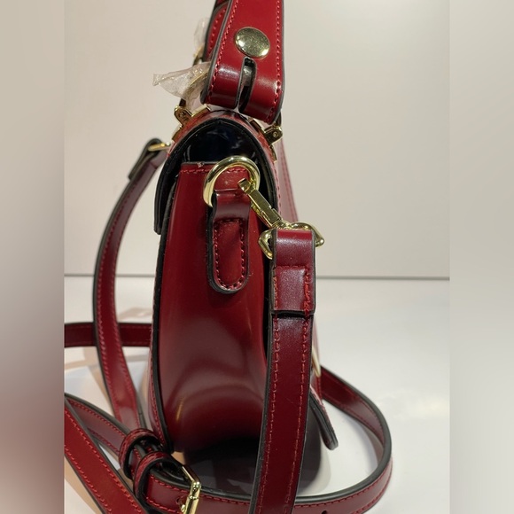 NWOT Unbranded Vegan Leather Crossbody Bag. Deep Red. Gold Hdwr. 7.5”X8”X2.5” - Picture 5 of 12